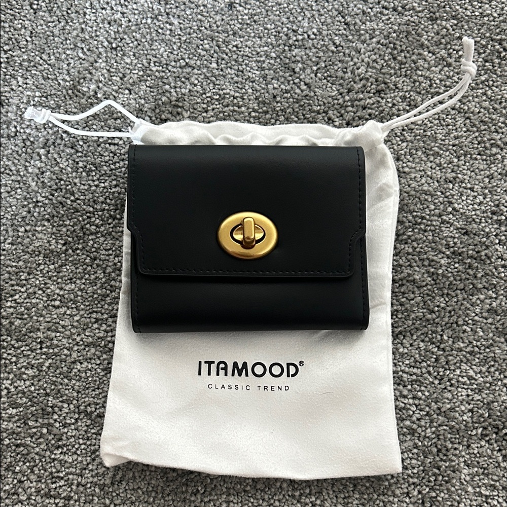Itamood Black Wallet with Gold Clasp